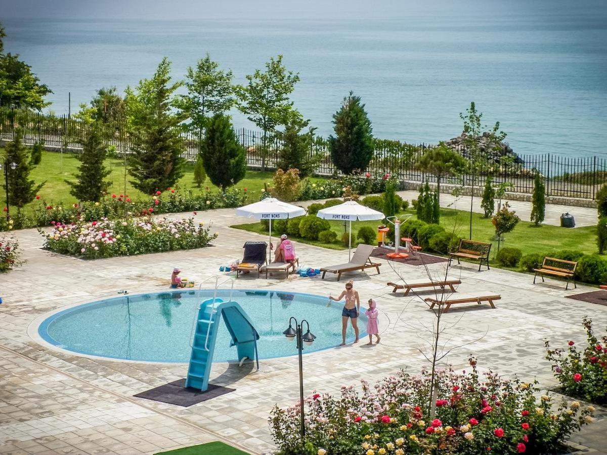 Premier Fort Beach - Premium Apartments Sveti Vlas Luaran gambar