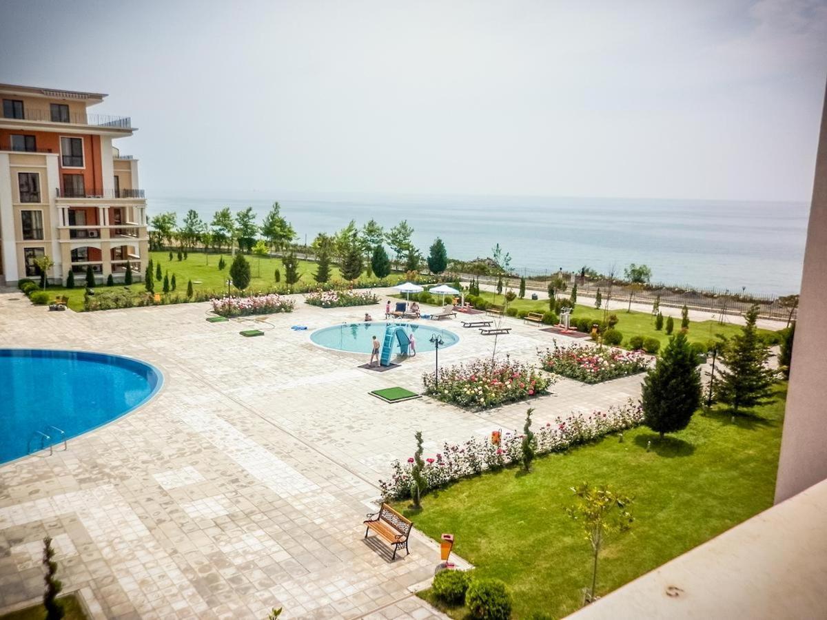 Premier Fort Beach - Premium Apartments Sveti Vlas Luaran gambar