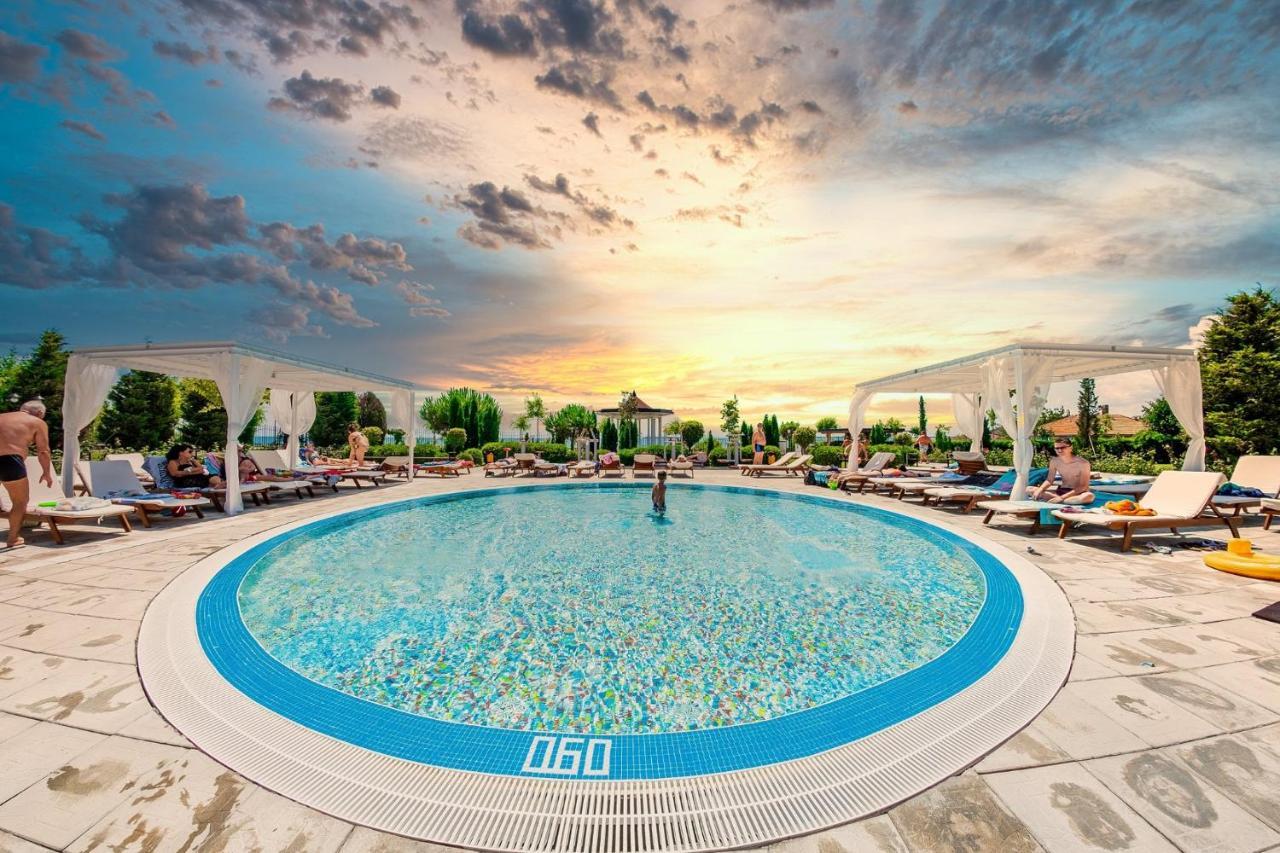 Premier Fort Beach - Premium Apartments Sveti Vlas Luaran gambar