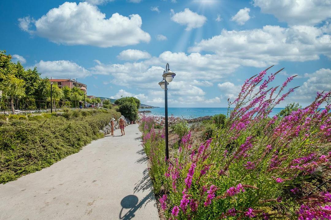 Premier Fort Beach - Premium Apartments Sveti Vlas Luaran gambar