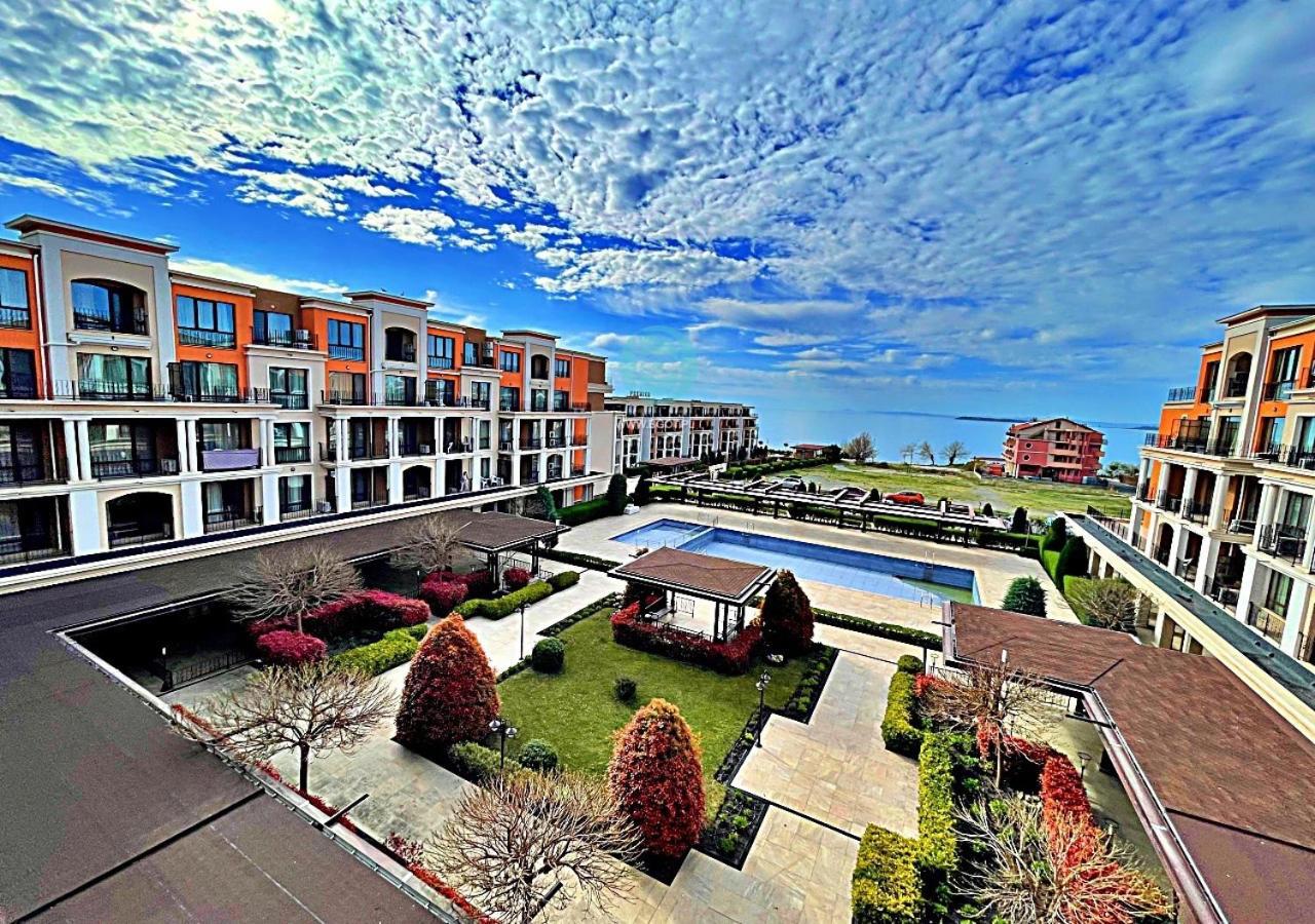 Premier Fort Beach - Premium Apartments Sveti Vlas Luaran gambar